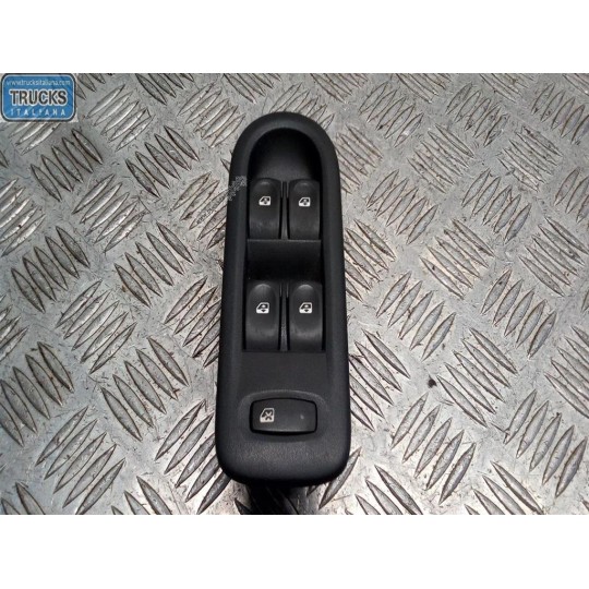 VARIOUS SWITCHES AND BUTTONS A
 RENAULT Clio 2009>2012 used