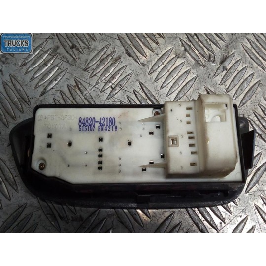 VARIOUS SWITCHES AND BUTTONS A
 TOYOTA Rav 4 2002>2006 used