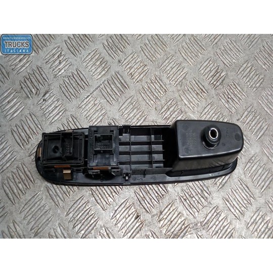 VARIOUS SWITCHES AND BUTTONS A
 LANCIA Ypsilon 2015> used