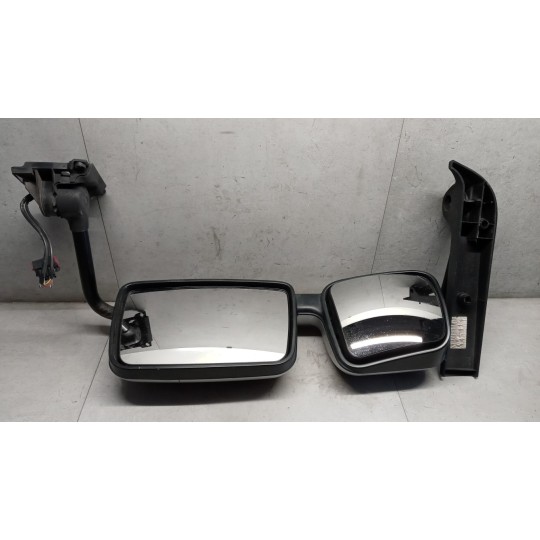 RIGHT ELETRIC REAR-VIEW MIRROR  RENAULT truck Premium 2005>2013 used